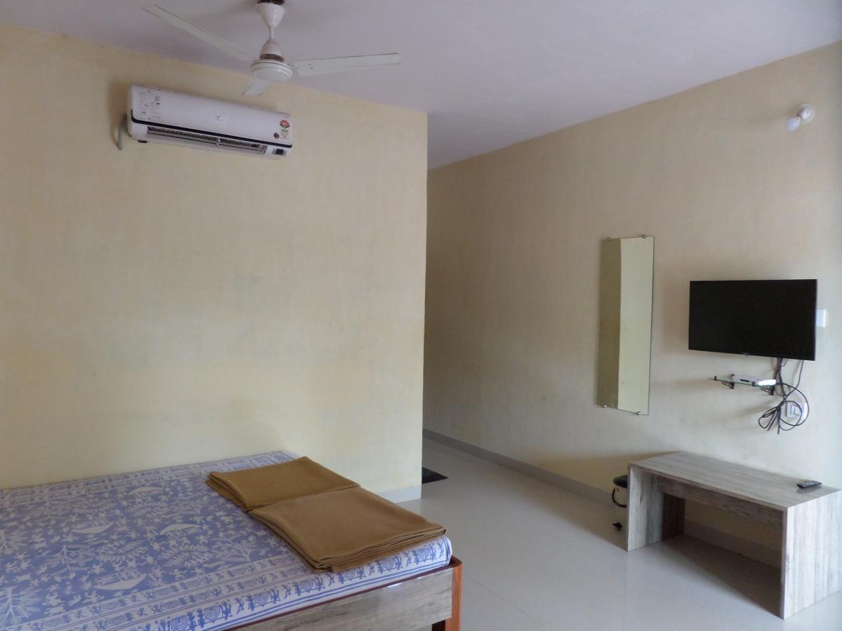 Atithi Farm House Otel Borlai Dış mekan fotoğraf