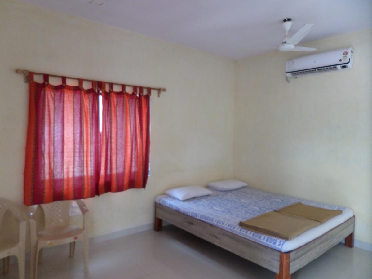 Atithi Farm House Otel Borlai Dış mekan fotoğraf